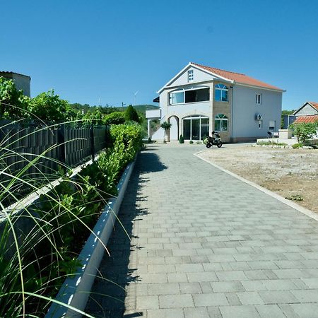 Apartment Lana Bristivica المظهر الخارجي الصورة